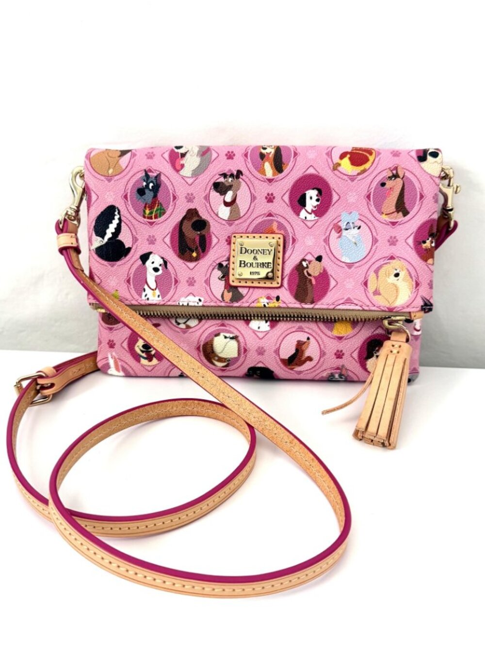 🐶 Disney Dooney & Bourke Pink "Disney Dogs" Foldover Crossbody 🐶 - Picture 3 of 7
